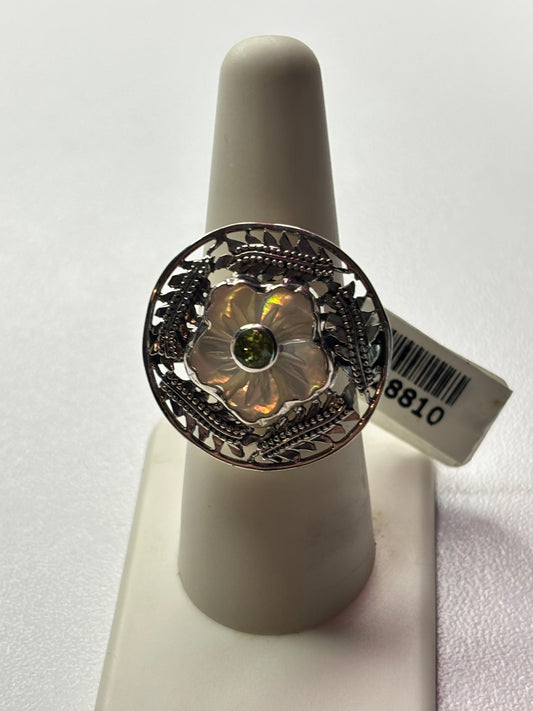Mother of Pearl Flower Ring