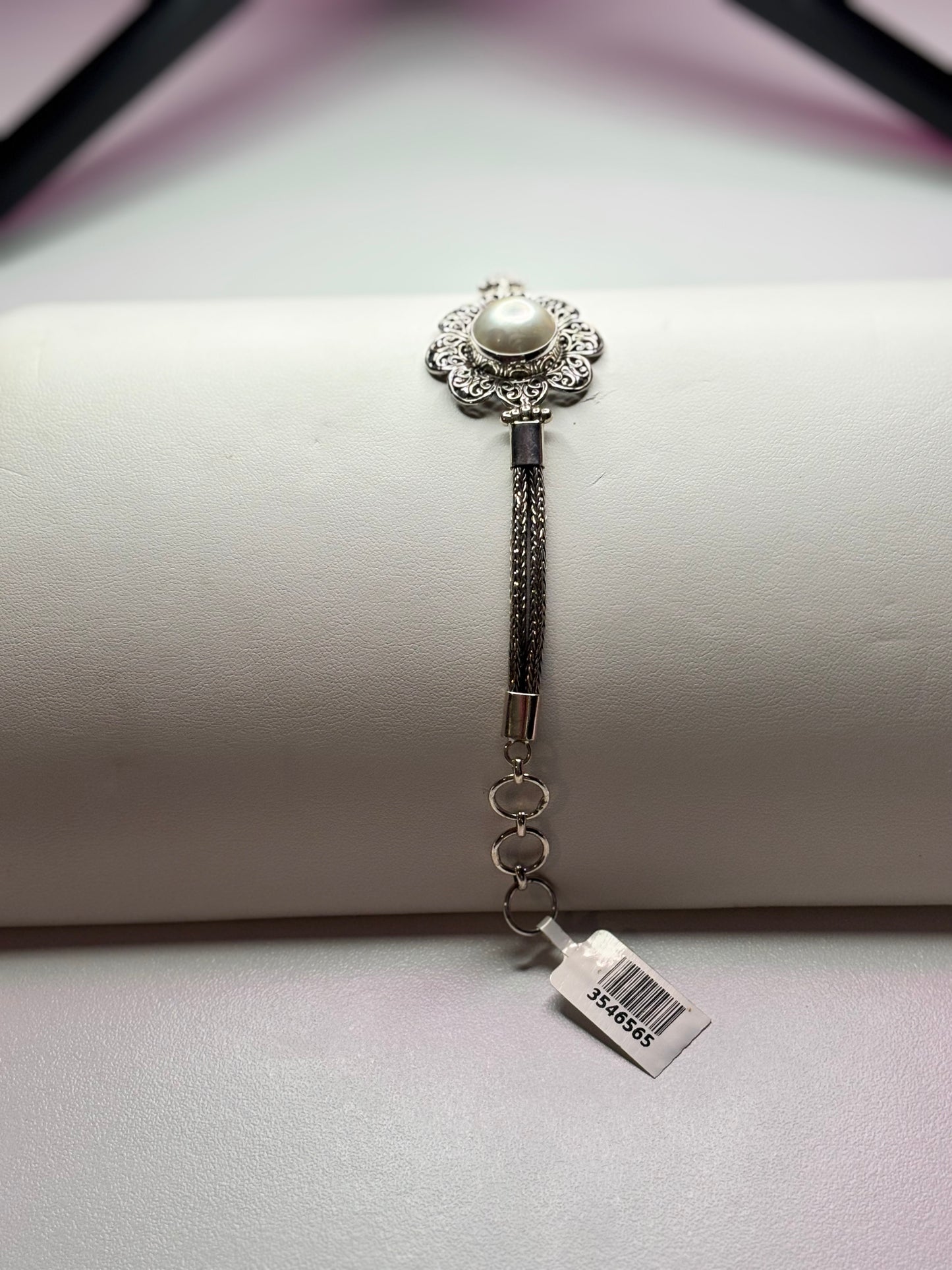 Bali Flower White Pearl Bracelet